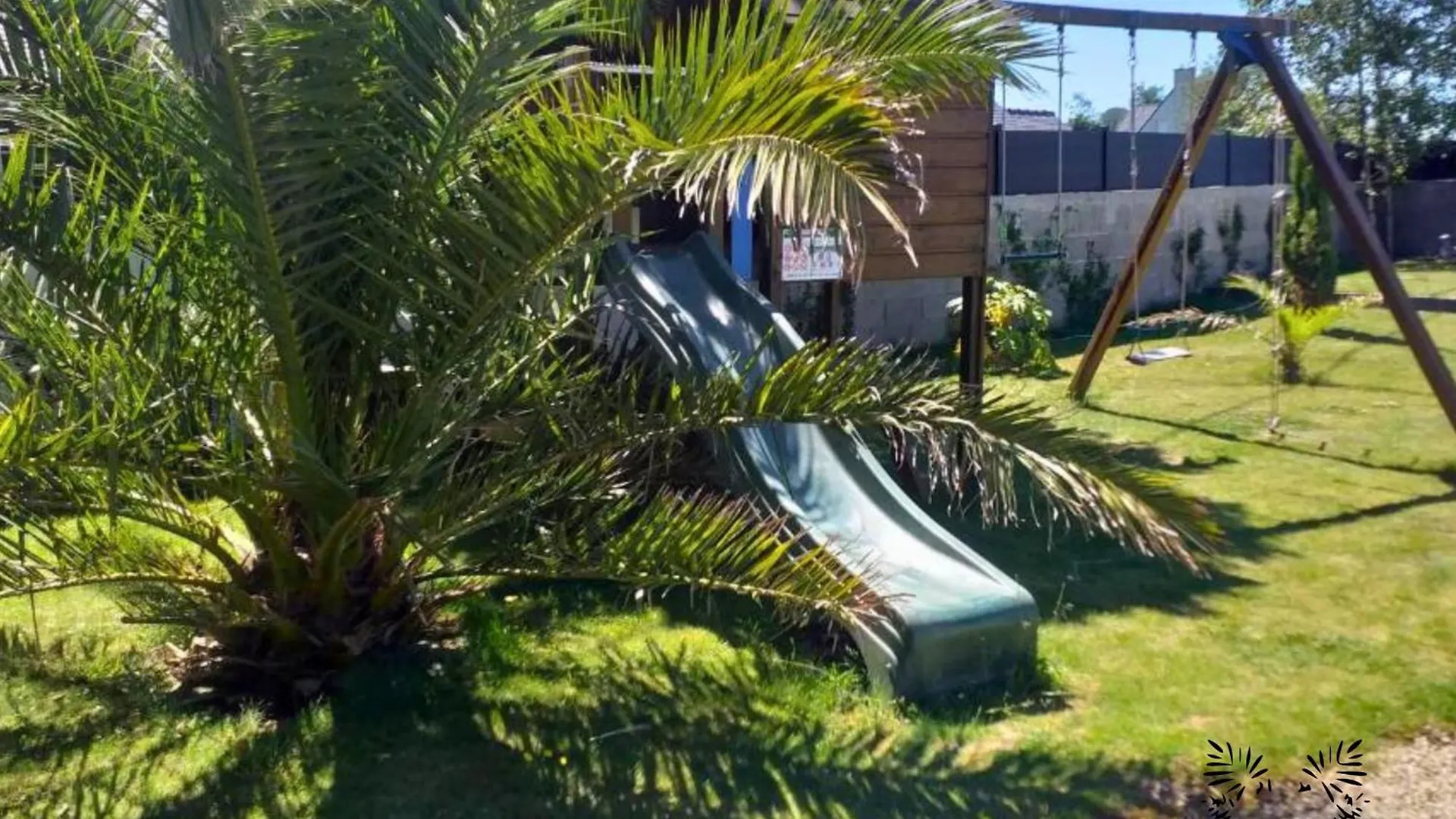 Le Loft Du Dolmen Clara, Entre Terre Et Mer Plounevez-Lochrist Bed & Breakfast